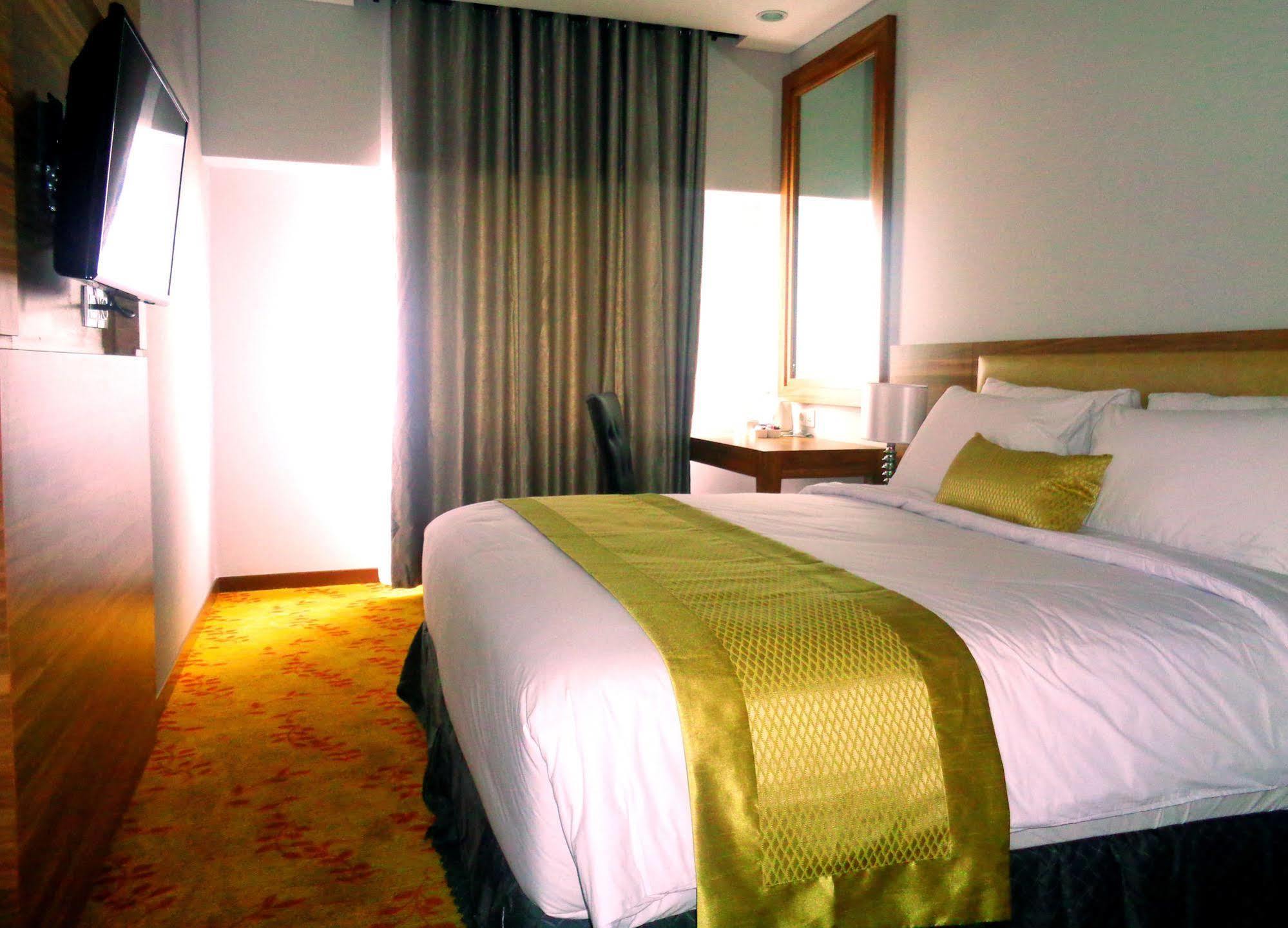 Grand Serela Yogyakarta Exterior foto